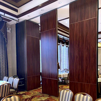 Porte de cloison mobile insonorisée moderne pour hôtel, écran coulissant pliable en aluminium avec rail suspendu pour restaurant/école/villa/salle de banquet