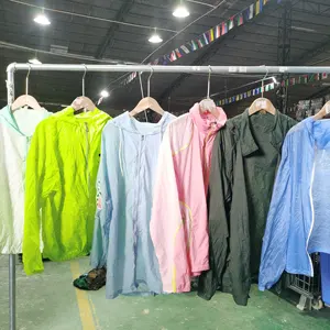 त्वरित-सूखी आउटडोर प्रयुक्त सनस्क्रीन कपड़े upf 50 हाइकिंग यूवी फिशिंग हुडी सेकेंड हैंड जैकेट सन-प्रूफ कपड़े
