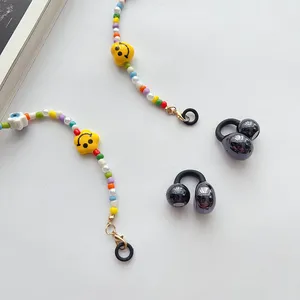 Bracelet Cordon Anti-Perte Classique Personnalisé en Perles d'Imitation et Perles de Verre avec Clip Gratuit pour Écouteurs sans Fil – Idéal comme Cadeau - Product Image 4