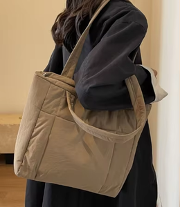 Solid Color Polyester <b>Handbag</b> 2026 New Trending Tote Bag for Female Students Large Capacity Single Shoulder Zipper - Product Image 3