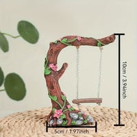 Vintage boomstronk tuindecoratie met schommel, roze bloemensculptuur, succulenten plantenbak ornament voor buiten tuin terras huis