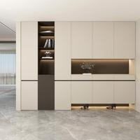 Meuble à chaussures autoportant en bois massif sur mesure, étagères multi-niveaux amovibles, portes à fermeture douce silencieuse, patères pour villa de vacances