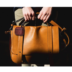 Étui en cuir PU à motif de serpent personnalisé Laudtec pour <span class=keywords><strong>AirPods</strong></span> <span class=keywords><strong>Pro</strong></span> <span class=keywords><strong>2</strong></span> Housse de protection pour écouteurs à la mode Style de créateur - Product Image 4