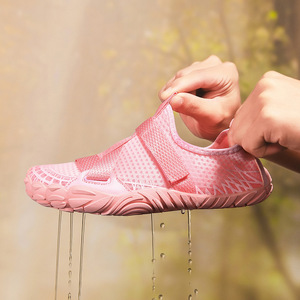 Zapatillas deportivas unisex de malla, ligeras, transpirables, con suela de goma y entresuela de EVA para entrenamiento en interiores y exteriores, yoga, ciclismo y correr. - Product Image 4
