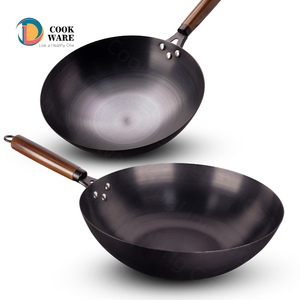 Wok para Saltear <span class=keywords><strong>de</strong></span> <span class=keywords><strong>Hierro</strong></span> Forjado con Mango <span class=keywords><strong>de</strong></span> Madera y Acabado Profundamente Nitrurado - Product Image 1