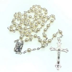 6mm 흰색 또는 붉은 색 유리 진주 구슬 산호 장미 구슬 묵주 큰 가운데 조각 및 십자가 - Product Image 1