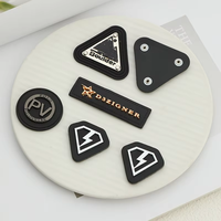 Haute qualité mode LOGO personnalisé PV étiquette étiquette en cuir étiquettes en relief Patch avec métal pour bagages