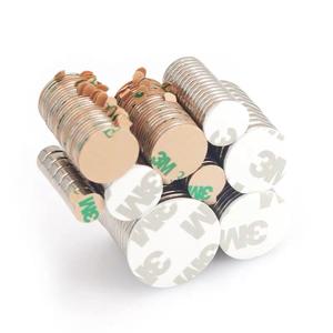 Prezzo competitivo su misura 10mm disco permanente <span class=keywords><strong>magneti</strong></span> 12mm Neo rotondo <span class=keywords><strong>adesivo</strong></span> <span class=keywords><strong>magneti</strong></span> <span class=keywords><strong>per</strong></span> la scatola - Product Image 1