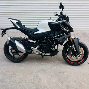 Motocyclette de rue 450NK d'occasion, excellent état. Moteur bicylindre refroidi par liquide de 450 cm³, freins ABS et affichage numérique intelligent - Product Image 4