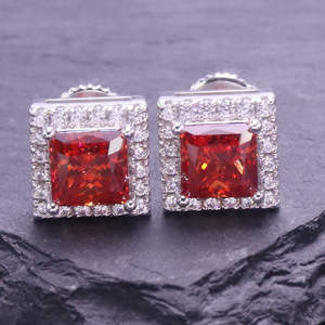 Pendientes Sueltos de 1 Quilate, Color Rojo Cuadrado, Tierra de Diatomeas, Color D - Product Image 5