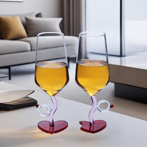 Ensemble de verres à vin en forme de colonne romaine <span class=keywords><strong>Cupid</strong></span> Couple Rings, soufflés à la main, sans plomb, écologiques, en verre borosilicate de haute qualité - Product Image 2