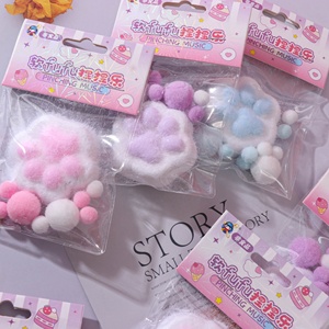 Vente en gros d'usine, jouet mochi transparent en TPR multi-styles en forme de patte de chat à presser - Product Image 2