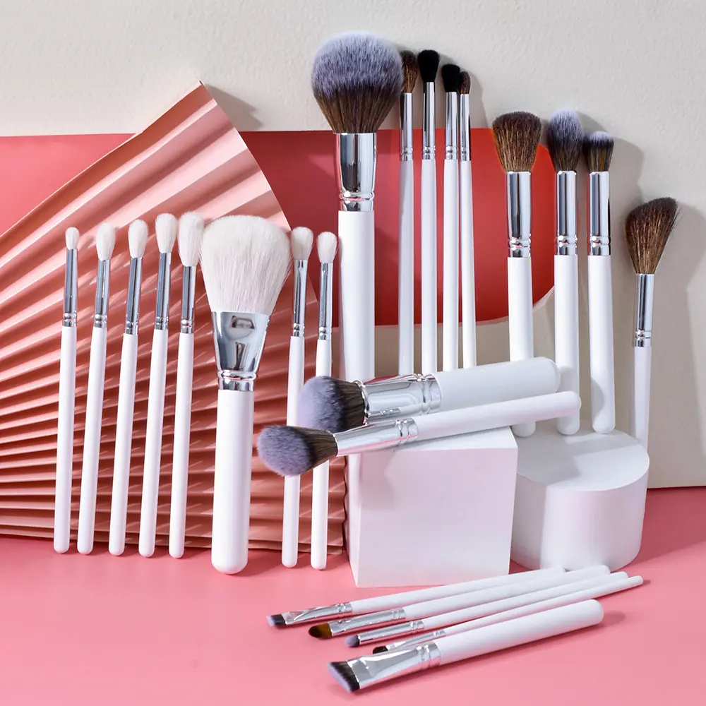 YUE white Makeup Brush Set Professional Eye shadow goat Pony natural hair makeup Brush 15 pieces Set with brushes holder box