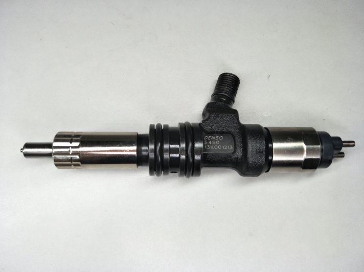 High quality Common Rail Diesel Fuel Injector 095000-5450 ME302143 for Mitsubishi 6M60