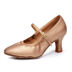 Zapatos latinos Salón Estándar Punta cerrada Color bronceado Satén Zapatos de baile Venta al por mayor Mujeres Sandalias de salón Baile Latino profesional - Product Image 1
