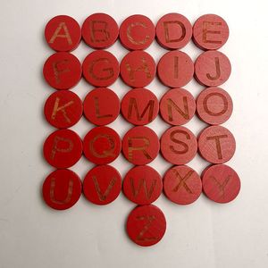 Série numérique de 26 lettres anglaises en bois sculpté de 13-30 mm <span class=keywords><strong>pour</strong></span> <span class=keywords><strong>l</strong></span>'éducation précoce <span class=keywords><strong>des</strong></span> enfants - Produits en bois - Product Image 4