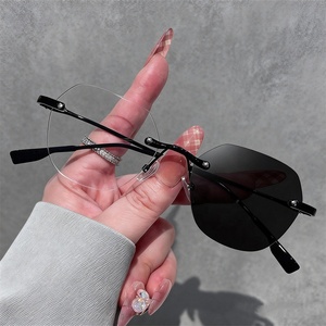Gafas fotocromáticas sin montura <span class=keywords><strong>Polygon</strong></span> con filtro de luz azul para mujer, niña, para computadora, juegos, antirreflejos, para pescar, interior, exterior, plateadas - Product Image 1