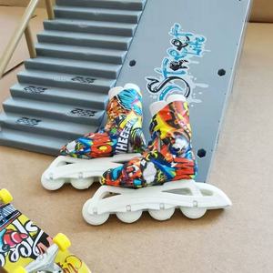 Patins à doigts, chaussures de roller, chaussures de roller à doigts classiques, jeu de bureau, cadeaux de fête - Product Image 1