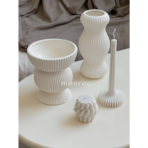 Nordique texturé forme irrégulière blanc fait à la main <span class=keywords><strong>poterie</strong></span> minimaliste moderne art nordique décor à la maison rayure <span class=keywords><strong>vase</strong></span> à fleurs <span class=keywords><strong>en</strong></span> céramique - Product Image 5