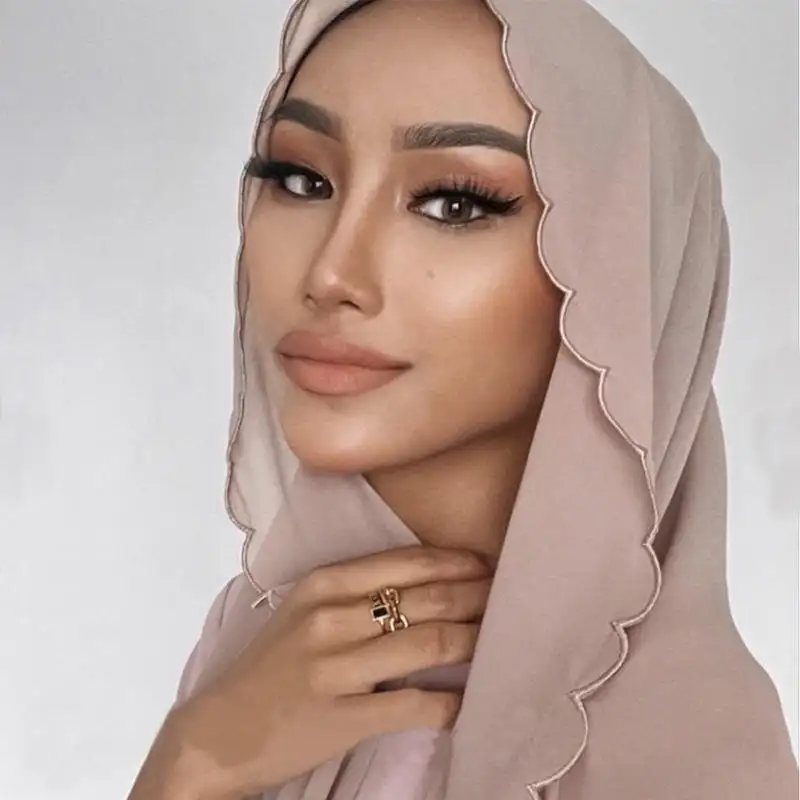 Großhandel Custom Bestickte Spitze Rand Muslim Square Baumwolle Voile Hijab Frauen Kopftücher Plain Premium Diamond Chiffon Schal