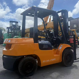 Chariot élévateur Toyota d'occasion en bon état, 1,5/2,5/3/5 tonnes, diesel, pour la manutention et la construction - Product Image 1