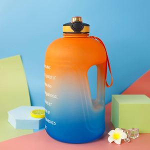 Botellas de Agua para Gimnasio de 128 oz, Botella Deportiva Térmica de Alta Calidad, Libre de BPA, 3.78 L, para Interiores y Exteriores, con Logotipo Personalizado - Product Image 3