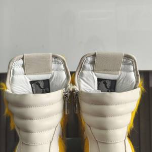 Nuovi Stivali Invernali da <span class=keywords><strong>Donna</strong></span> Ro Guangzhou Casual Fashion High-Top <span class=keywords><strong>Gialli</strong></span> con Suola Spessa Punta Tonda Triangolo Rovesciato e Chiusura con Lacci - Product Image 3