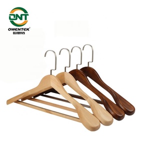 Cintres de luxe en bois à épaules larges, antidérapants et robustes <span class=keywords><strong>pour</strong></span> manteaux et vestes - Product Image 5