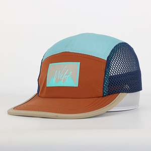 Chapeau en maille d'extérieur personnalisable à 5 panneaux avec étiquette tissée colorée Concevez votre propre casquette de camp Chapeau à panneau vierge - Product Image 2