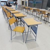 Ensemble bureau et chaise ergonomique rose pour étudiant avec panier à coins arrondis, hauteur réglable et durable pour salle de classe du lycée