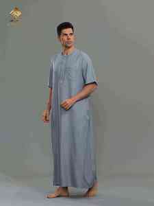 ชุดคลุมบุรก้าแบบอาหรับสำหรับผู้ชายชาวกาตาร์ ฮารามัยน์ รุ่นใหม่ สีขาว ดีไซน์กระดุมสี่เม็ด ทันสมัยมาก - Product Image 2
