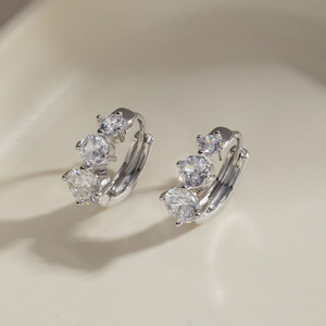 Pendientes de Aro Redondos Chapados en Oro con Microincrustaciones de Zirconia para Fiesta, Joyería para Mujer - Product Image 2