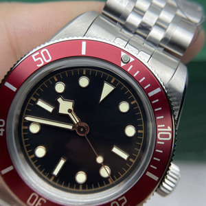 Reloj Deportivo Retro Rojo y Negro con Bisel de Titanio de 38 mm, Movimiento Mecánico Hangzhou, Alarma, Manecillas, Esfera con Cristal de Zafiro y Acero Inoxidable - Product Image 6