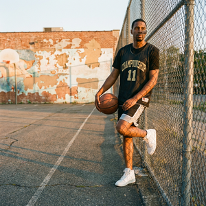 Maillot de basketball réversible vintage personnalisé en maille respirante, ensemble uniforme d'équipe pour l'entraînement et les tournois de ligues communautaires, faible MOQ - Product Image 4