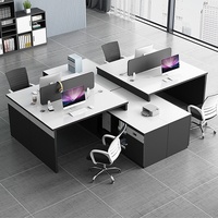 Poste de travail modulaire simple et moderne en PVC pour 4 personnes avec écran de séparation, boîte de câblage ignifuge et design minimaliste