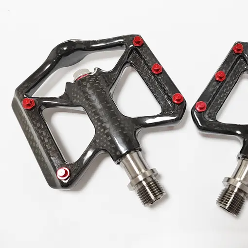 carbon fiber Ultralight strong bike pedal bicycle pedal with titanium alloy spindle 3 bearings