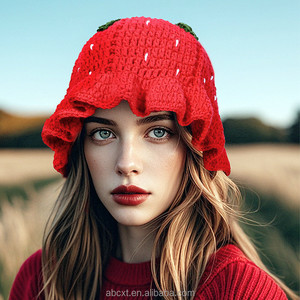 Chapeau Bob Tricoté Fait Main en Gros avec Décorations d'Accessoires Capillaires, Chapeau au <span class=keywords><strong>Crochet</strong></span> Fraise Rouge Brodé - Product Image 2