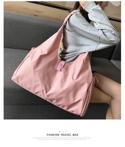 Sac de sport personnalisé avec logo, grande capacité, léger, pour yoga, natation, entraînement, unisexe, à porter à l'épaule ou à la main, sac de voyage - Product Image 4