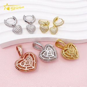 <span class=keywords><strong>Pas</strong></span> <span class=keywords><strong>cher</strong></span> prix 925 en argent Sterling bijoux de mode hommes entièrement glacé VVS <span class=keywords><strong>diamant</strong></span> Moissanite coeur <span class=keywords><strong>pendentif</strong></span> avec boucles d'oreilles - Product Image 4