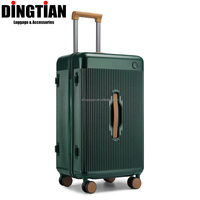 Bagages d'enregistrement résistants aux chocs de qualité militaire à coque rigide en PC avec coins en métal renforcés et accessoires de couleur assortis