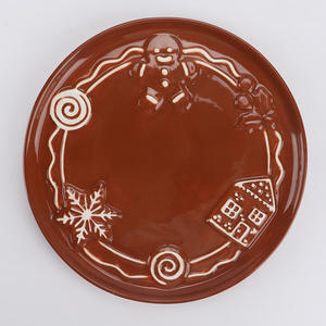 Portavelas de Cerámica con Forma de Hombre de Jengibre Festivo - Portavelas Navideño Marrón con Detalles Blancos, Decoración Navideña - Product Image 5