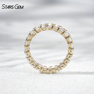 Bague éternelle de luxe empilable style demi-entier demi-extérieur StarsGem en or massif 10K plaqué rhodium avec diamant de laboratoire taille émeraude 3,39 carats au total - Product Image 5
