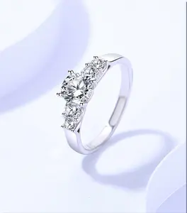 Moyu Groothandel Wit Goud Ronde Diamanten Ringen Gra Certificaat 925 Zilver 5X7Mm Brianiant Gesneden Moissanite Ring Voor Verloving