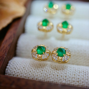 อาซูโอ 18K เครื่องประดับทองคำแท้สีเหลืองมรกตธรรมชาติเพชรแท้ต่างหูสตั๊ดรูปสี่เหลี่ยมคลาสสิกของขวัญสำหรับสุภาพสตรีวันเกิด - Product Image 5