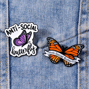 ปิ่นเคลือบโลหะผสมสังกะสีรูปผีเสื้อป้องกันสังคม-พิมพ์ยูวีสดใสปกกระเป๋าเข็มกลัดที่มีเสน่ห์ทนทานอุปกรณ์เสริมอารมณ์ขันเหมาะเป็นของขวัญ - Product Image 3