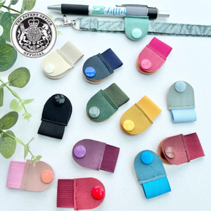 Clip para bolígrafo con banda elástica y cierre a presión, soporte para bolígrafo para práctica de golf, estuche para bolígrafo de cuello para enfermeras, disponible en varios colores. - Product Image 1