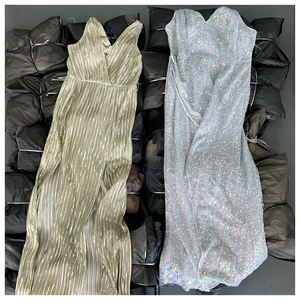 ชุดราตรีหรูหราชุดเดรสราตรีสีเมทัลลิคสำหรับผู้หญิงเดรสแม็กซี่แขนกุดสายเดี่ยวแวววาว - Product Image 4