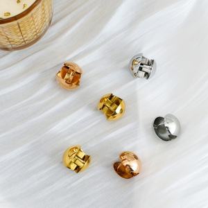 Boucles d'oreilles tendance 2024 en acier inoxydable étanche plaqué or 18 carats PVD, style pendentif avec zircon, vente en gros - Product Image 2