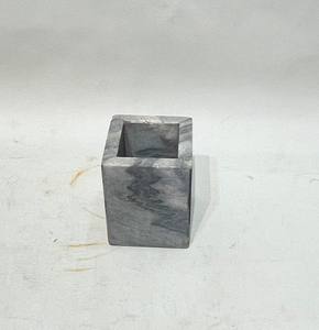 Decoración de Oficina: Portalápices Moderno de Mármol Natural, Accesorio de Escritorio Premium Diseñado para Oficinas, Hoteles y Decoración del Hogar - Product Image 3