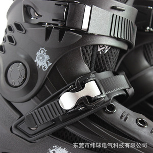 <span class=keywords><strong>Pattini</strong></span> a rulli 4 ruote in linea di lusso per adulti personalizzabili in bianco <span class=keywords><strong>o</strong></span> nero con ruote lampeggianti - Product Image 5